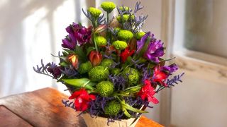 Buket sa alstromerijama