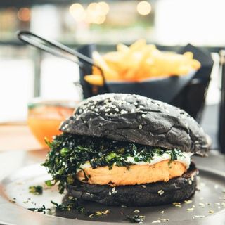 Menu Salmon Burger