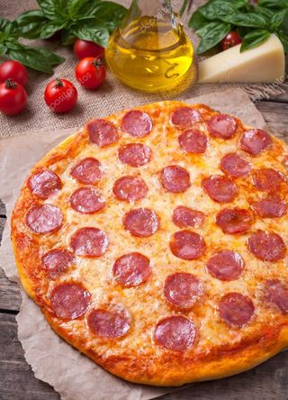Pizza Pepperoni (27 Cm. A 30 Cm.)