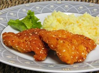 Pohovana piletina sa prilogom