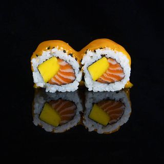 312. Ura Salmón Con Mango (8 Uds.)