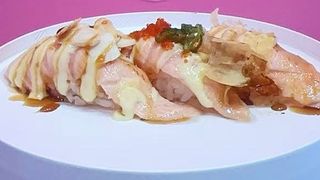 Nigiri salmone flambé - 3 pezzi