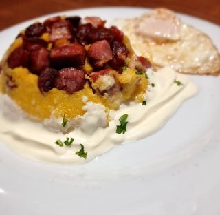 Bomba De Polenta Y Queso