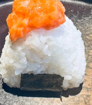 Onigiri spicy sake