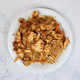 Rižini rezanci s piletinom i povrćem Thai curry