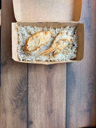 Пилешки бокс с ориз (450 гр.)