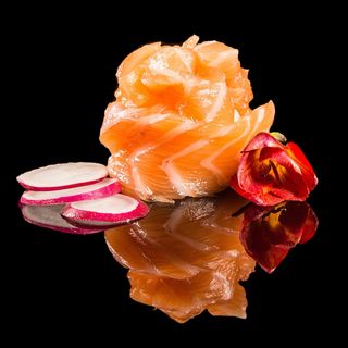 115. Gunkan involto di salmone