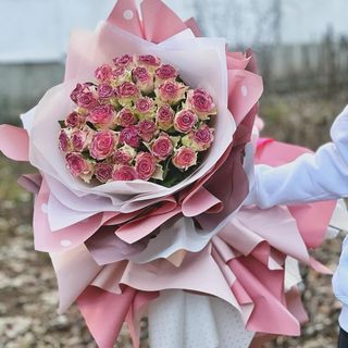 Buchet altfel cu trandafiri sclipici 