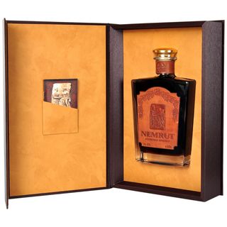         Կոնյակ Նեմրութ 25տ /0.75լ/