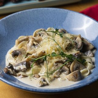 Фетучини с лососем в сливочном соусе