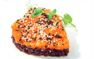 502. Tartar de Salmón y Arroz Venere (1 Pz.)