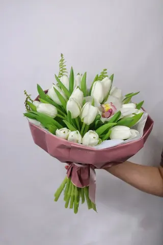 Buchet lalele albe 