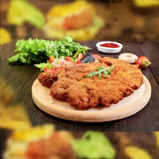 Шницел от св. контра филе и гарнитура (300г)