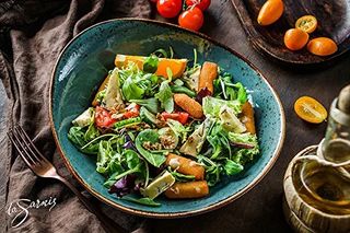 Salata cu portocale si branza de capra prajita