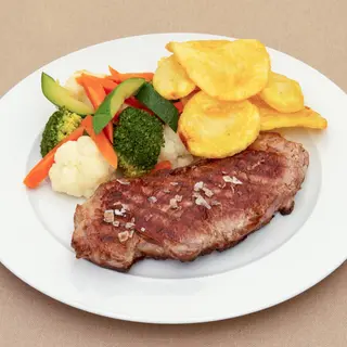 Entrecot Salsa A La Pimienta Con Patatas Fritas
