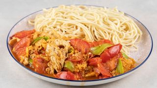 13. Noodles mixed Scrambled Eggs with Tomato 番茄炒蛋拌面