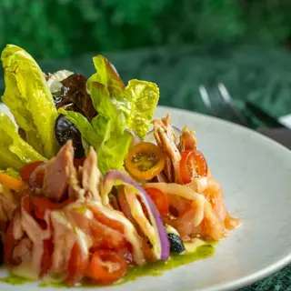 Salade classique au thon