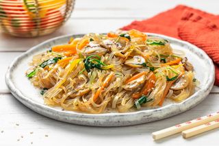 40 Spaghetti di soia saltati con frutti di mare