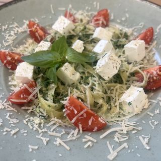 Паста з шпинатом та бринзою