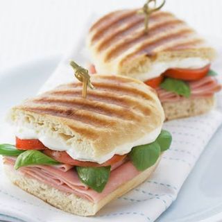 GRILLED HAM & TOMATO SANDWICH ( comes with soda,chips,banana)