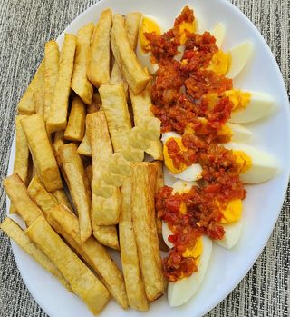 Igname Frit + 1 Oeufs Durs