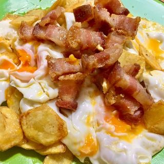 Huevos Rotos Con Torreznos De Soria