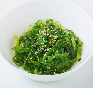 6. Goma wakame
