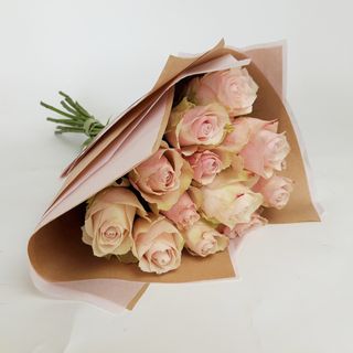 Atado com 10 Rosas Cor de Rosa 