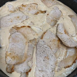 Filetes de cerdo en salsa a la pimienta 