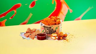 8 Bombs + 6 Triangulos de Siracha + 1 Salsa