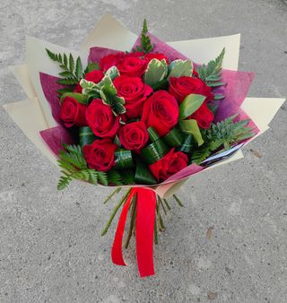 Buchet 23 trandafiri rosii