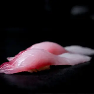 Kingfish nigiri 2 szt.