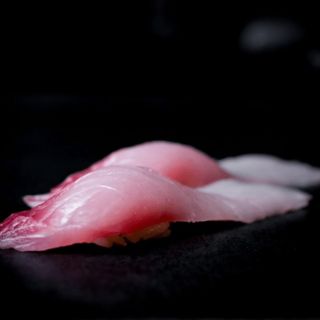 Kingfish nigiri 2 szt.