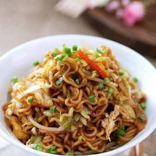 181. Yakisoba Con Ternera