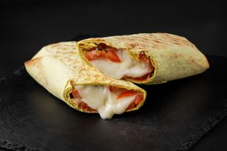 Сулугуні в лаваші 