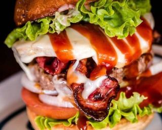 Toucan + Batatas Fritas + Bebida