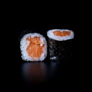 Maki De Salmón
