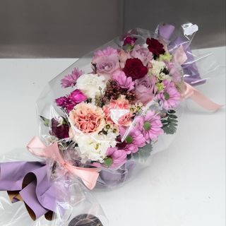  Aranjament pe baza de burete cu mixt de flori roz,mov 