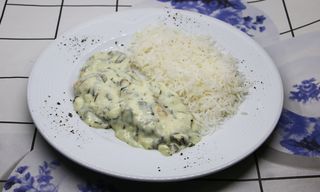 ქათამი ტარხუნის სოუსში