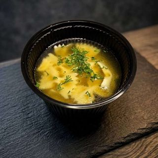 Бульйон з фрикадельками і фарфалле