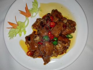 Picioare de porc in sos chinezesc