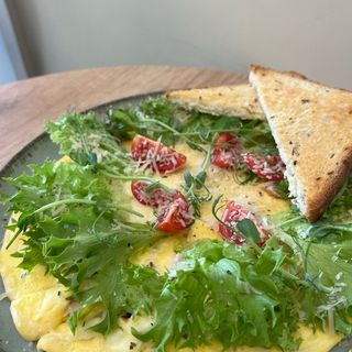 Омлет з копченою куркою