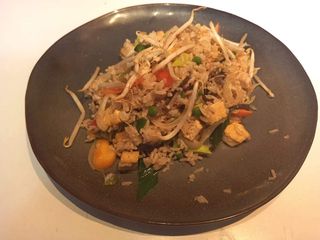 Chao Fan smażony ryż z warzywami i krewetkami