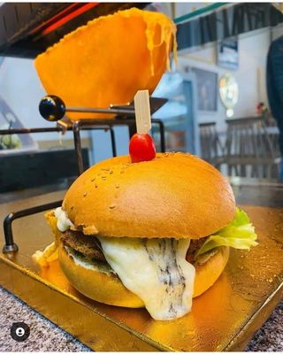 Burger Fried chicken & Boisson Gazuse