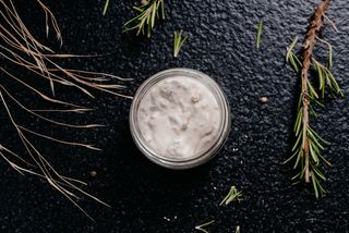 Sos de usturoi delicat