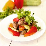 Salată caldă cu ficat de găină