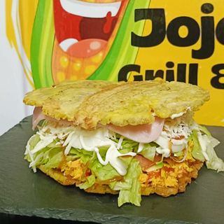 Patacón de pollo