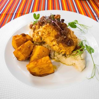 Rolo de Peixe Espada Preto, Vinho e Alhos