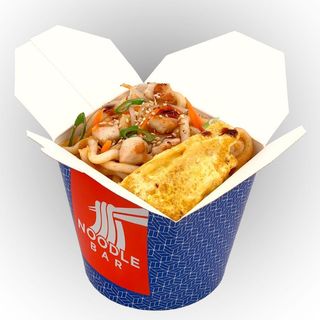 Noodles Saltati Pollo E Uovo