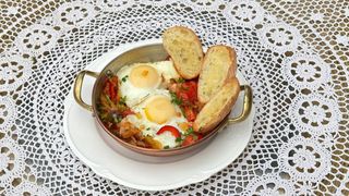 Шакшука з беконом